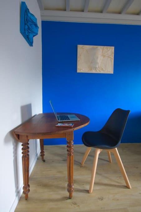 La Note Bleue, Bord De *
